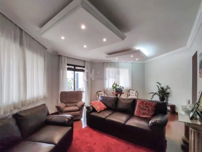 Apartamento com 3 dormitórios e suíte com closet - Centro