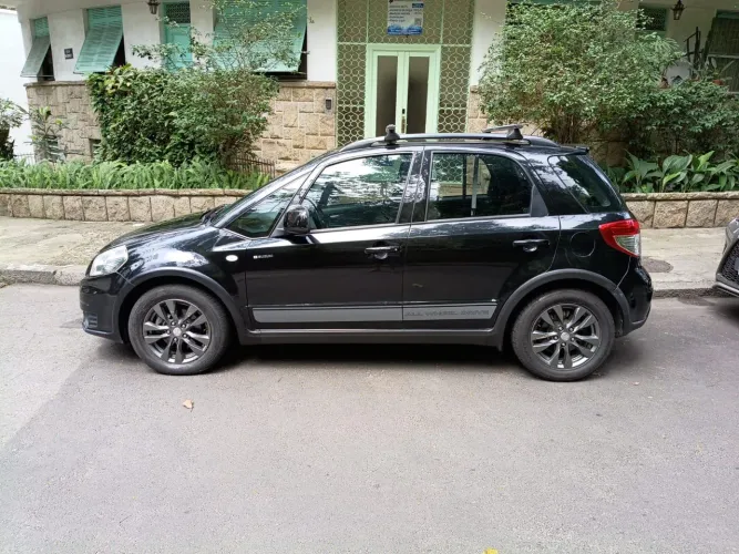 Suzuki SX4 2.0 16V 145cv 4WD 5P Mec. 2013