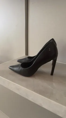 Scarpin preto santa lola