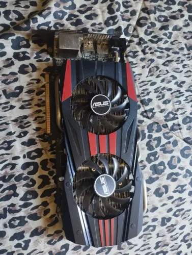 Asus R9 270X (com defeito)
