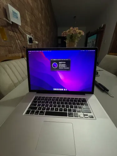 MACBOOK PRO