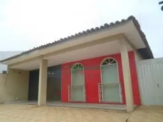 Excelente Casa Comercial a venda em TERESINA