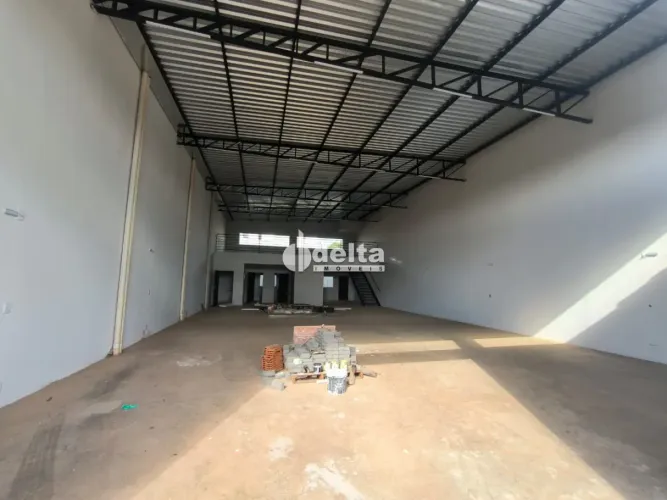 Galpão disponível para Locação no bairro Santa Mônica em Uberlândia-MG