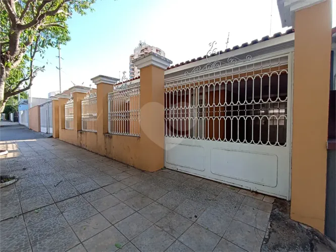 Casa com 3 quartos à venda ou para locação em Centro - SP