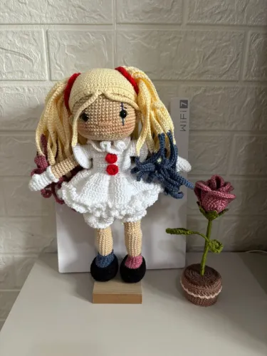 Boneca Amigurumi Arlequina 