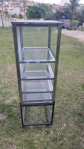 Cristaleira porta copos pra restaurante