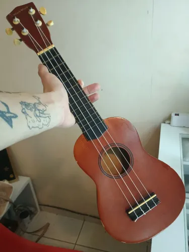 Ukulele acústico