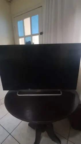 TV Sony Bravia de 40 polegadas, modelo KDL-40R485A, excelente estado de conservação física