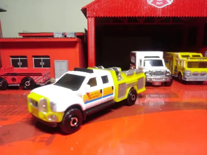Miniatura Caminhão Ford F-550 Super Duty  Boone County G806 2015 Matchbox MB817 Scl. 1/107