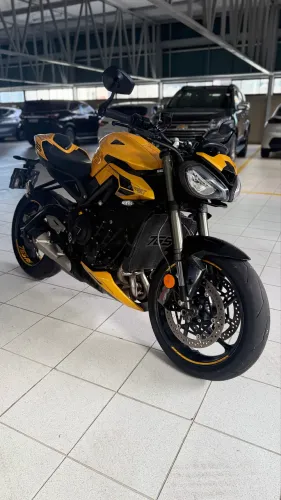 Triumph Street Triple 765RS 25/25 impecável!