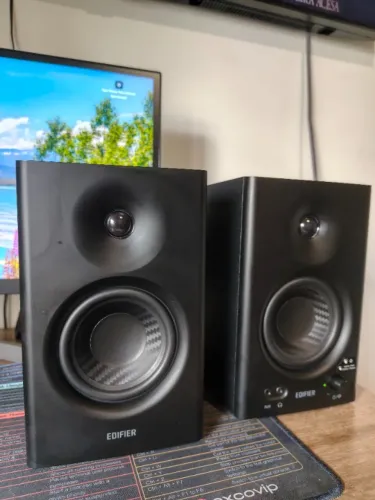 Monitor de Áudio/Caixa de Som Edifier MR4 42W RMS Preto - Estado de Novo