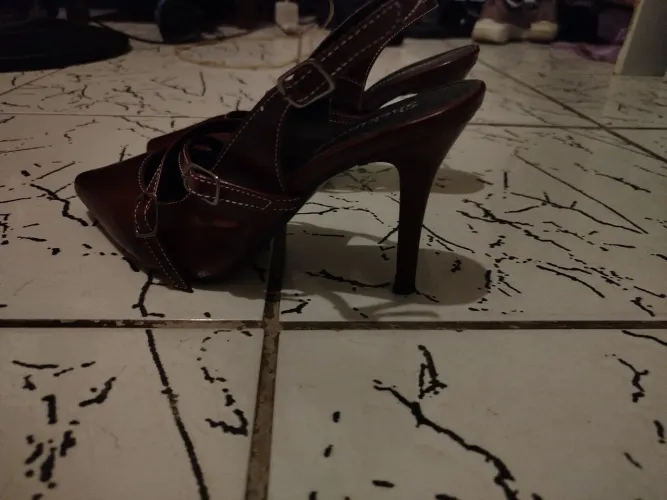 Scarpin feminino salto fino stiletto slingback shekinah Premium confortável fivela.