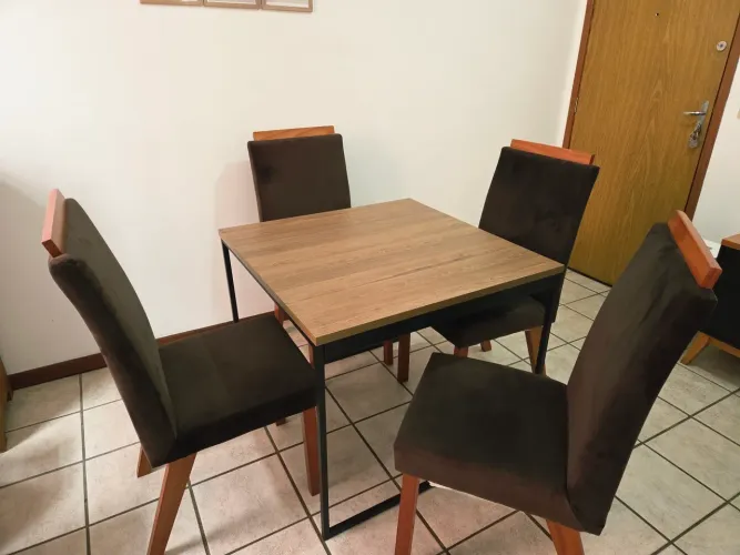 Mesa 4 Lugares - estilo industrial - Perfeito estado