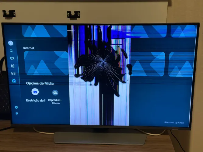 Samsung Neo QLED QN90D 43? 4K 144Hz ? Para peças/conserto
