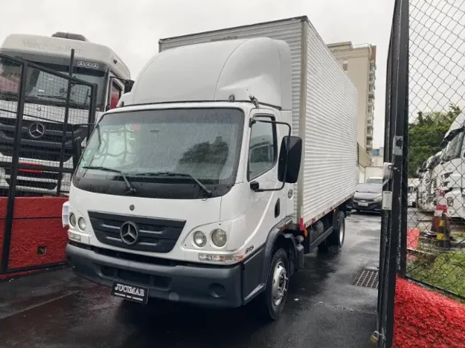 ACCELO 815 BAÚ SECO 2018 ÚNICO DONO