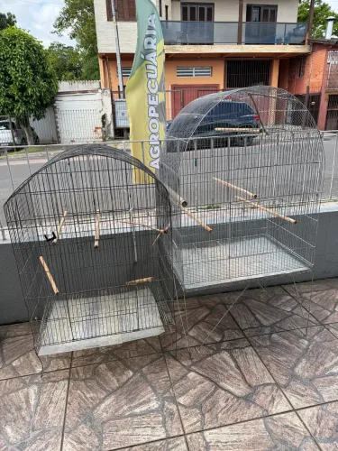 Viveiro para pássaros grandes usados 