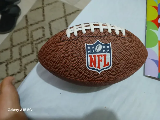 Bola de futebol americano da cacau show
