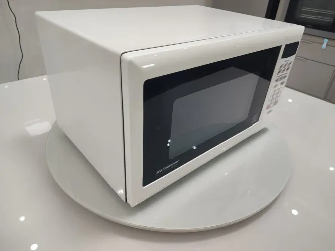 Microondas 30 litros 220v Ótimo estado