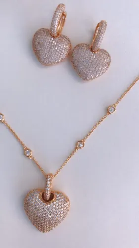 Conjunto brinco e colar de coração 