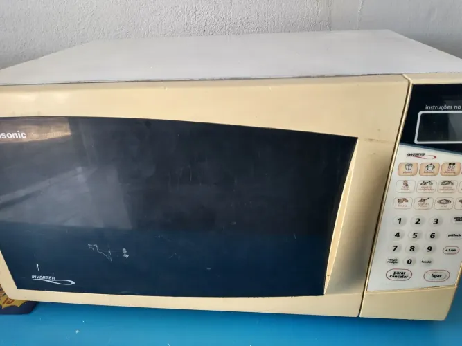 Microondas funcionando 150,00
