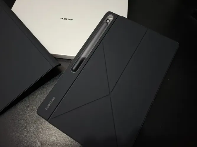NOVA | Capa Original | Samsung Smart Book Cover | Galaxy Tab S10 FE+ (13.1")