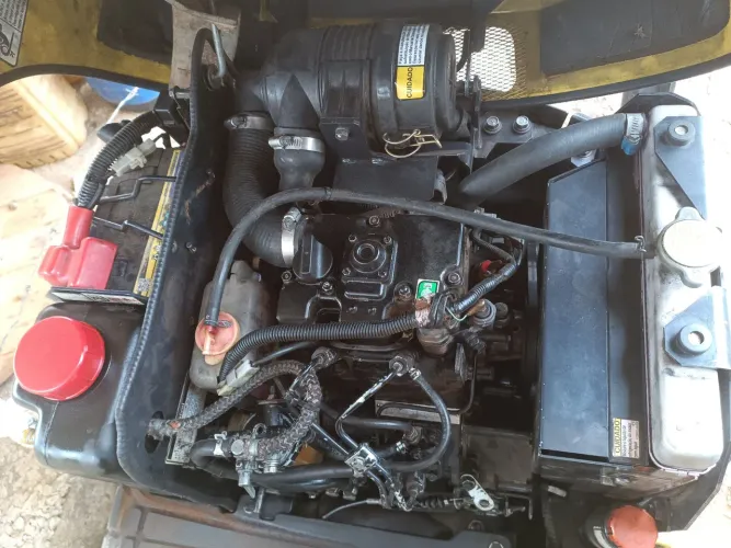 Escavadeira, Mini Yanmar , SV 08 semi nova