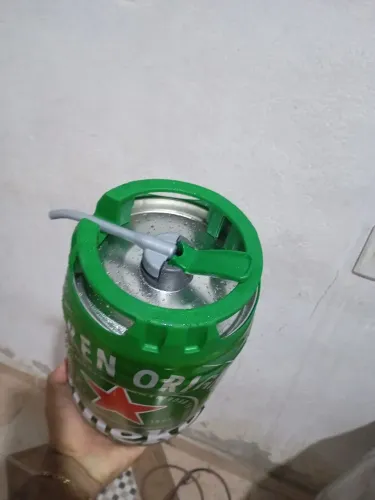 Vendo este barril de chopp vazio da Heineken por 50 reais