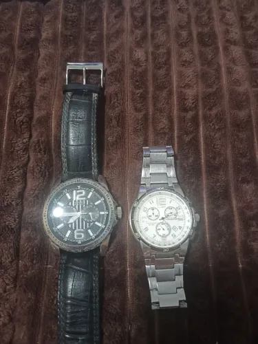 Kit 2 Relógios Originais Citizen Vintage + Guess | R$ 650