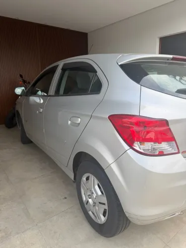 Chevrolet Onix Hatch LT 1.0 8V Flex Power Mec. 4P 2015