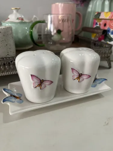 Conjunto Saleiro e Pimenteiro com Bandeja Wolff Borboletas 3 Peças