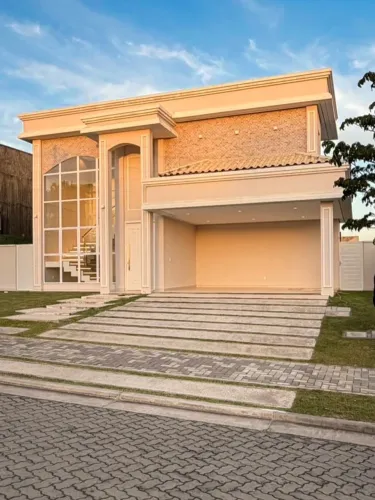 Duplex neoclássica de alto padrão no Alphaville Ceará