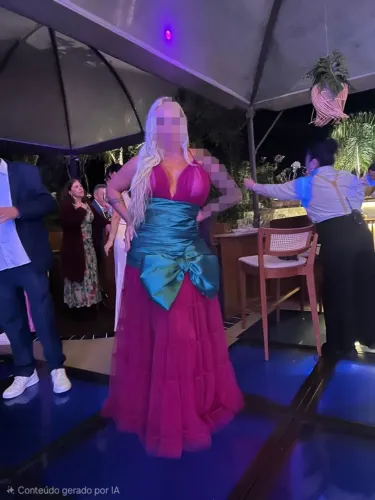 Vestido Drapeado com Tule