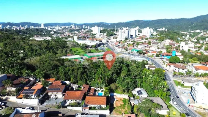 TERRENO À VENDA NO BAIRRO ÁGUA VERDE.