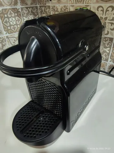 Cafeteira Nespresso Inissia D40 110v Preta. Oportunidade!