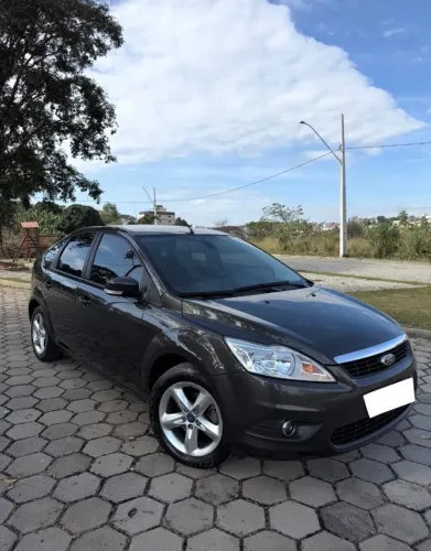 Ford Focus Titanium 2.0 16V Flex 5P Mec. 2013