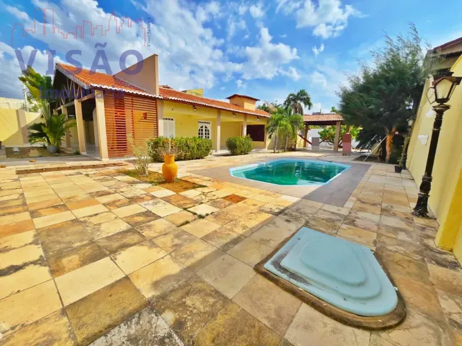 VENDE-SE CASA COM PISCINA NO BAIRRO AEROPORTO