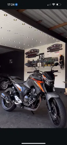 Moto de garagem !