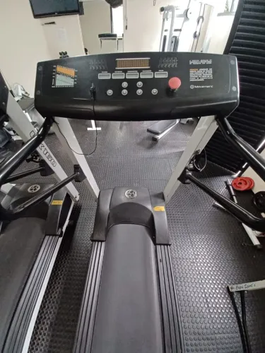 2 Esteiras de academia Movement lx 160