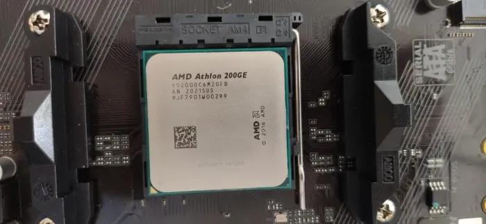 Processador AMD Athlon 200GE