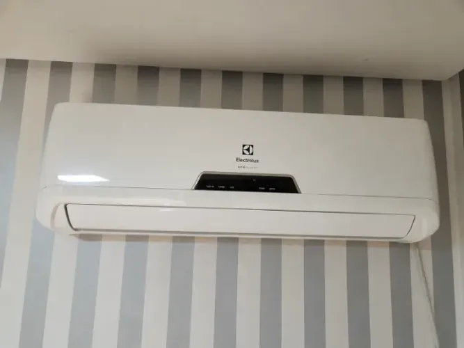 Ar Condicionado Electrolux 9000 BTUs 220V - Usado