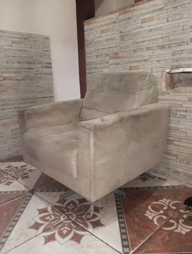 Poltrona com pé giratória 