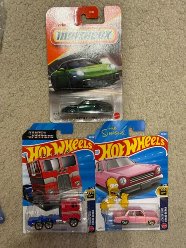 Hot Wheels - 55 mainlines Ferrari / F1