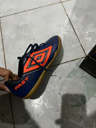 Chuteira umbro