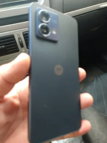 Moto g84