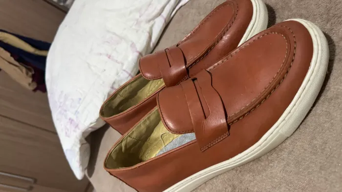Tênis mocassim caramelo 150$