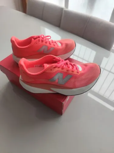 Tênis New Balance Rebel V5