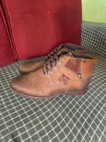 Vende-se Bota 