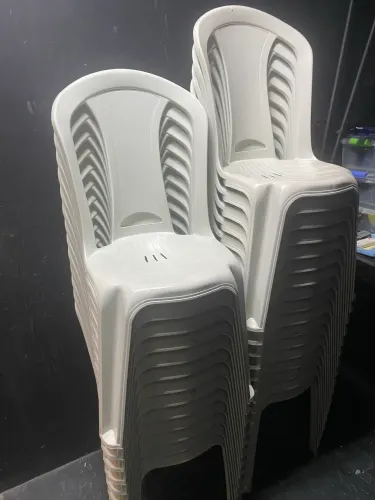 Cadeiras de Plástico 