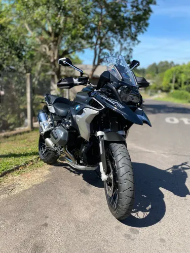 BMW R 1250 TRIPLE BLACK