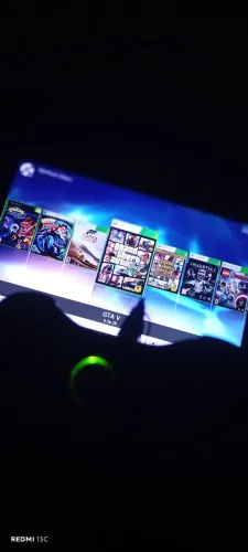 Xbox 360 slim 33 jogos 1 controle sem fio